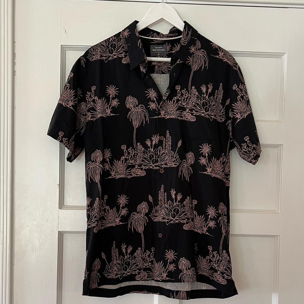 NEW quiksilver waterman short sleeve button down in black/pink dessert print